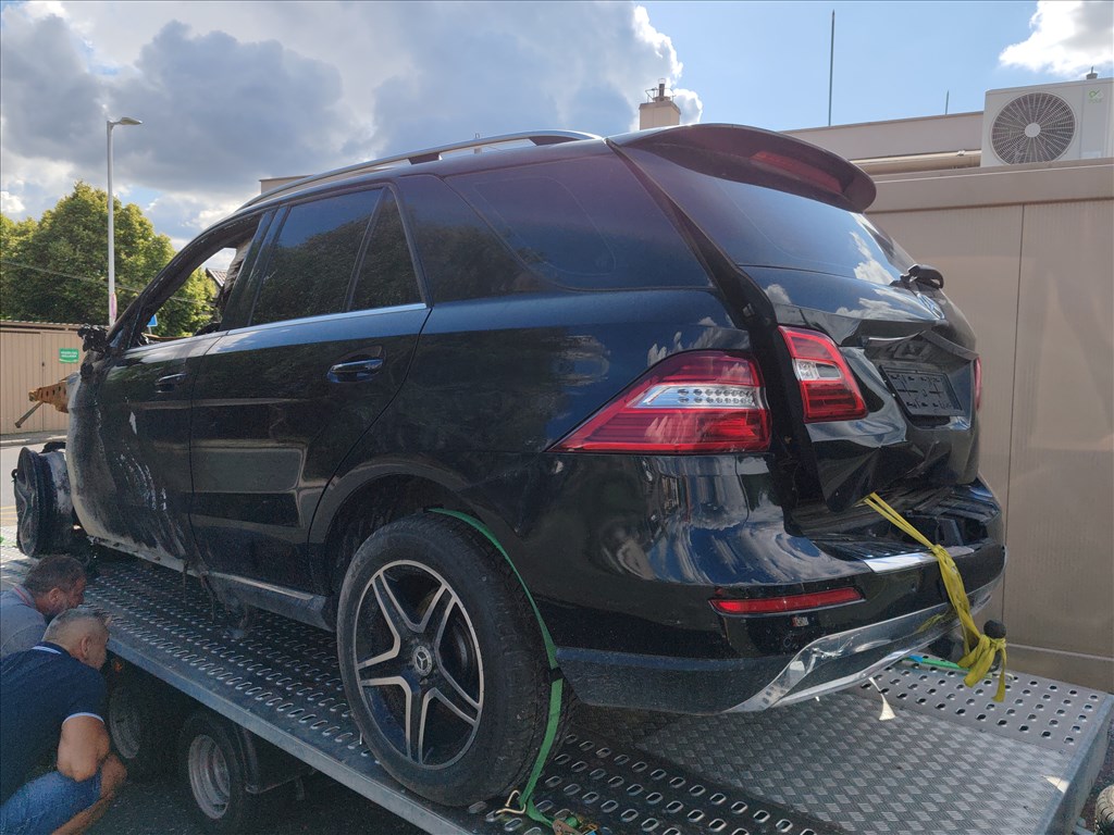 R0302 Mercedes ML GLE W166 166 bontott alkatrészei 3. kép