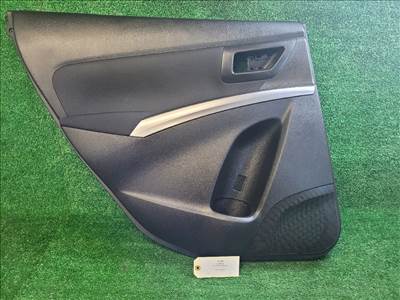 SUZUKI S-CROSS Bal hátsó Ajtó Kárpit 8374261M00 8307561m01