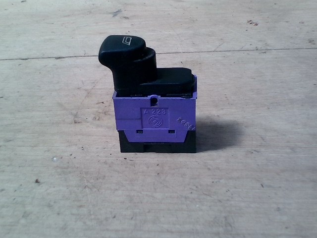 ALFA ROMEO ROMEO 156 97-03 Jobb első ablakemelő kapcsoló 1. kép