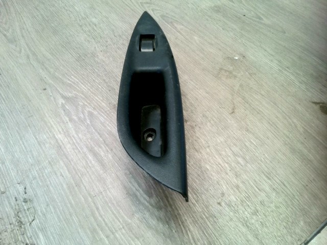 MAZDA 6 02-05 Bal hátsó ablakemelő kapcsoló 1. kép