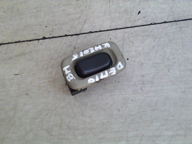 MAZDA DEMIO 98.08-00.05 Bal hátsó ablakemelő kapcsoló  1. kép