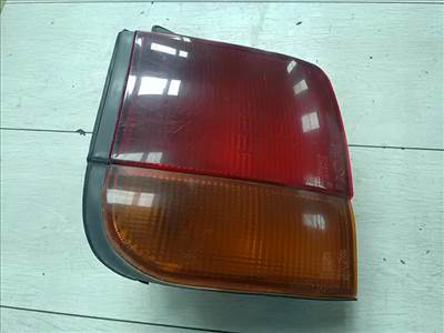 MITSUBISHI SPACE RUNNER Bal hátsó lámpa
