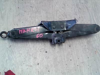 NISSAN PRIMERA 98-01 Autóemelő