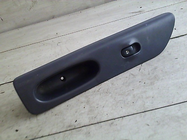 RENAULT ESPACE 96.12-00.09 Jobb első ablakemelő kapcsoló 1. kép