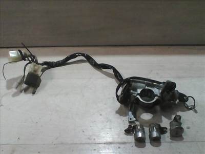 SUZUKI SWIFT 89-96 Gyújtáskapcsoló házzal