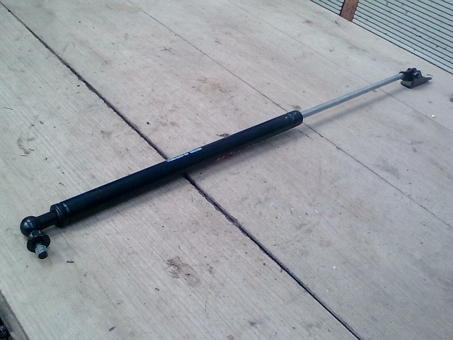 SUZUKI SWIFT 96-05 Csomagtérajtó kitámasztó teleszkóp jobb 1. kép