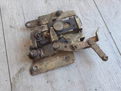 VOLKSWAGEN t4 -96 jobb tolóajtó zárszerkezet