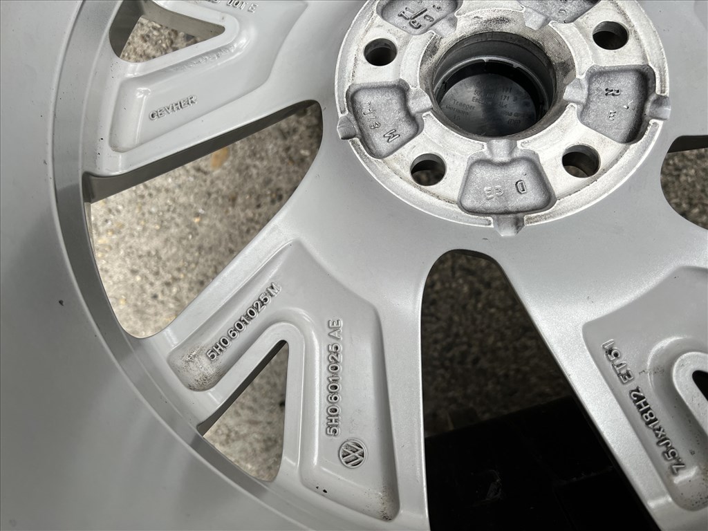 Volkswagen Golf / Touran / Jetta gyári 7,5X18-as 5X112-es könnyűfém felni garnitura eladó 7. kép