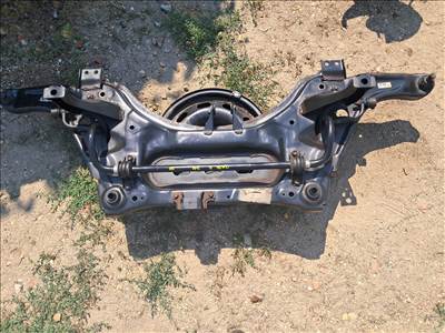 Nissan Qashqai (J11) 1.5 dci bölcső 