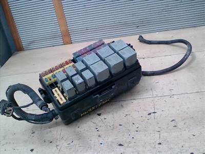 CHEVROLET Tacuma 02-08 Biztosítéktábla BCM BSI BSM SAM GEM modul Motortér