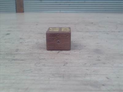 FORD MONDEO 96-00 Relé