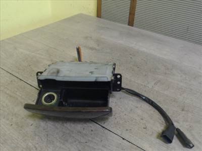 FORD SCORPIO 95- Hamutartó első