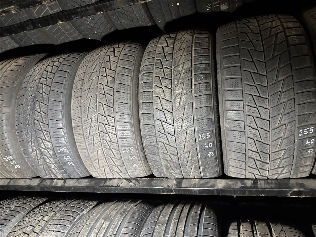 255/40 R19 Bridgestone Blizzak LM-22 100v l 5mm l 4db l DOT2105 1. kép