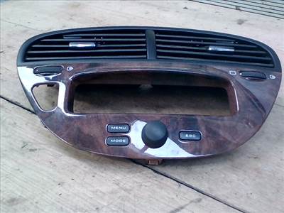 PEUGEOT 607 Középső szellőző