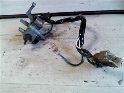 SUZUKI SWIFT 89-96 Gyújtáskapcsoló házzal