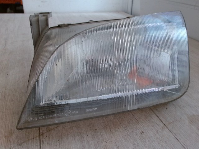 SUZUKI SWIFT 96-05 Bal első fényszóró 1. kép