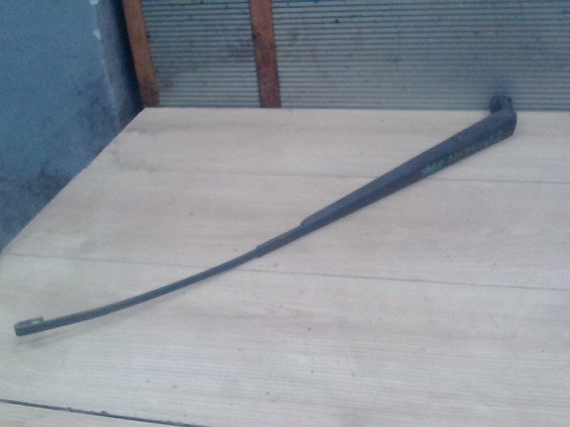 TOYOTA YARIS 99.04-05.09 Ablaktörlő kar jobb első 1. kép