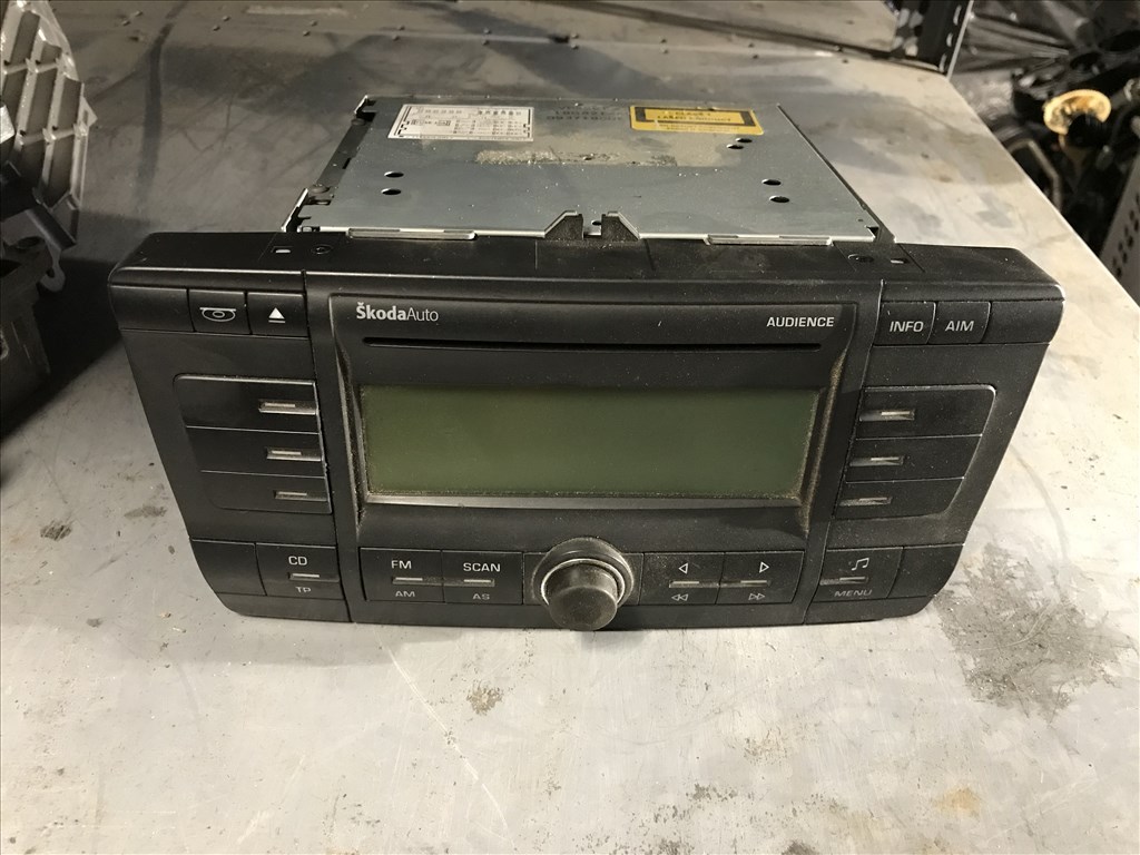 Skoda Octavia II fejegység  1z0035156b 1. kép