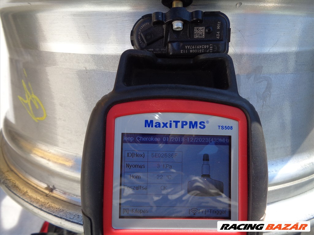 Jeep Gyári alufelni 18-as, 5×110-es osztó szenzorral újszerűen eladó 10. kép