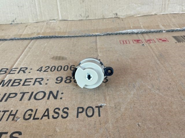 Mazda MPV (LW) MAZDA MPV Gyújtáskapcsoló Elektronika 1. kép