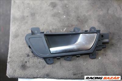 Audi A4/B8 jobb belső ajtókilincs  8k0837020