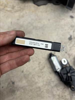 Seat León II antenna erősítő 5p0035225a