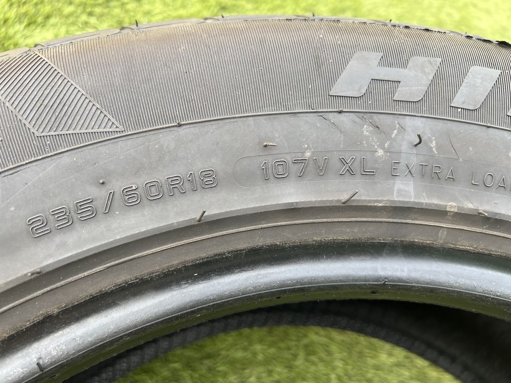 235/60 R18 Hifly Vigorous HP801 nyári gumi 6mm 5. kép