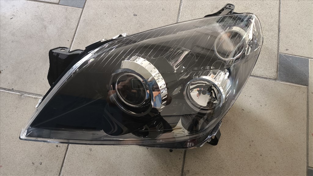 Opel Astra H bal első BI-XENON fényszóró 04'-12'  1. kép