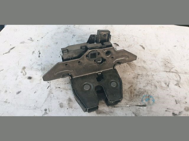 Opel Astra J GTC 2.0 CDTI Csomagtérajtó zárszerkezet  13578941 2. kép