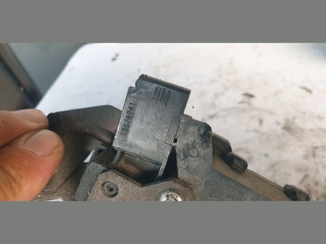 Opel Astra J GTC 2.0 CDTI Csomagtérajtó zárszerkezet  13578941 3. kép