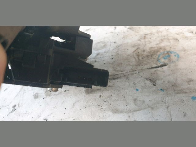 Opel Astra J GTC 2.0 CDTI Csomagtérajtó zárszerkezet  13578941 4. kép