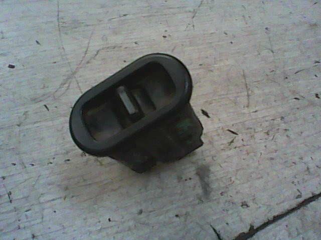 DAEWOO NEXIA Jobb első ablakemelő kapcsoló 1. kép