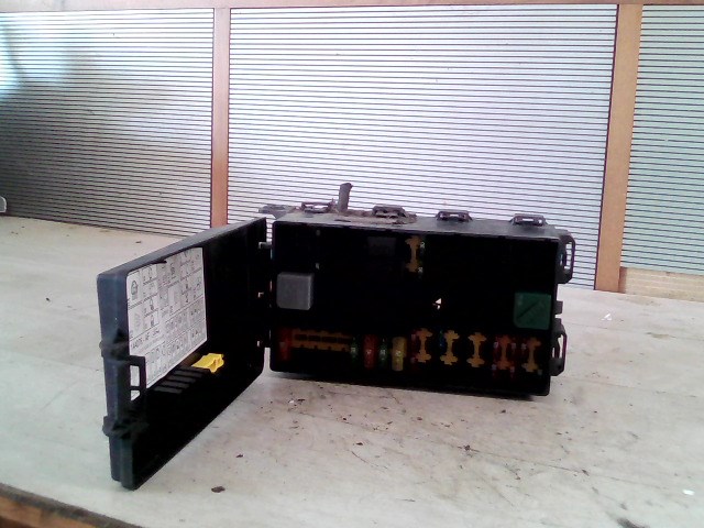 FORD FOCUS 98-04 Biztosítéktábla BCM BSI BSM SAM GEM modul Utastér 1. kép