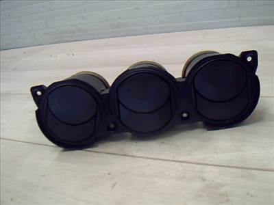 MAZDA 6 02-05 Középső szellőző