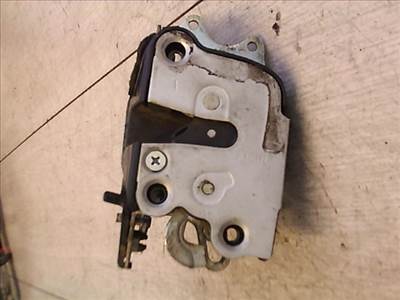 SUZUKI SWIFT 96-05 Jobb hátsó ajtó zárszerkezet mechanikus
