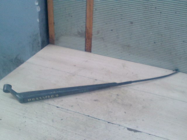 TOYOTA YARIS 99.04-05.09 Ablaktörlő kar jobb első 1. kép