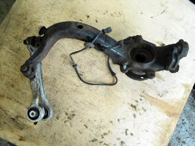 VOLKSWAGEN PASSAT 96.10-00.10 B5 Bal első csonkállvány
