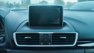 Mazda 3 Navigációs kilelző javítás