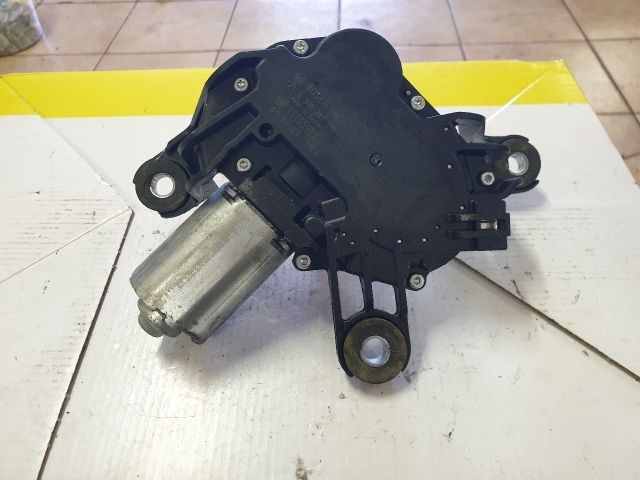 Opel Astra H Caravan Hátsó ablaktörlő motor  13105981 2. kép