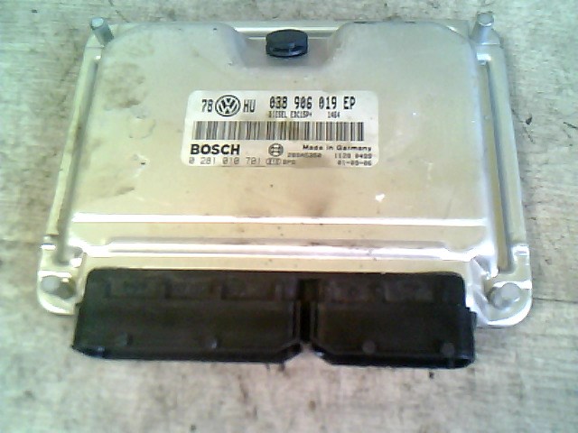 VOLKSWAGEN PASSAT 00.11-05.02 B5.5 Motorvezérlő egység ECU PCM modul 1. kép
