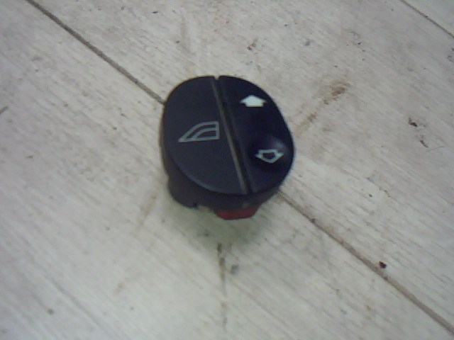 FORD FIESTA 02-05 Jobb első ablakemelő kapcsoló 1. kép