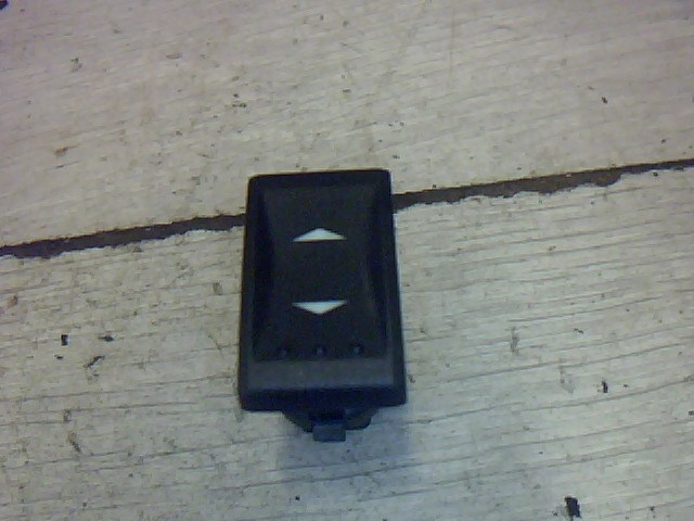 FORD MONDEO 01-07 Jobb első ablakemelő kapcsoló 1. kép