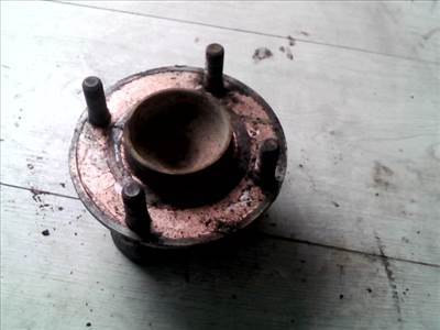 FORD Transit Courier-Tourneo 2014.01.01- Hátsó kerékagy pozíció független