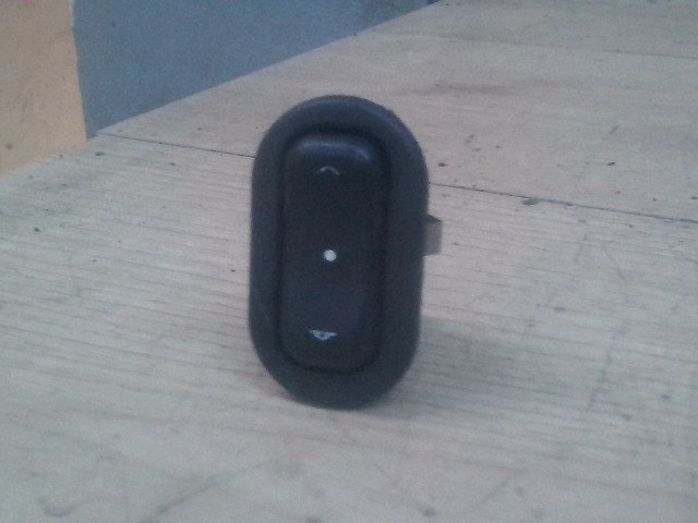 OPEL ASTRA G 97-04 Jobb első ablakemelő kapcsoló 1. kép