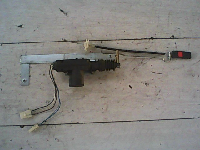 OPEL CORSA C 00-06 Jobb első központi zár motor 1. kép