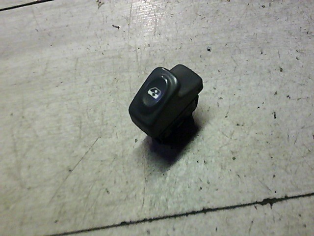 RENAULT CLIO 98-01 Jobb első ablakemelő kapcsoló 1. kép