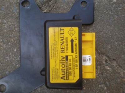 RENAULT MEGANE 95-99 ÖVFESZÍTŐ ELEKTRONIKÁJA
