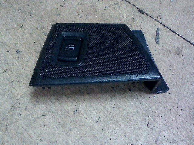 SKODA OCTAVIA 00-04 Jobb hátsó ablakemelő kapcsoló 1. kép