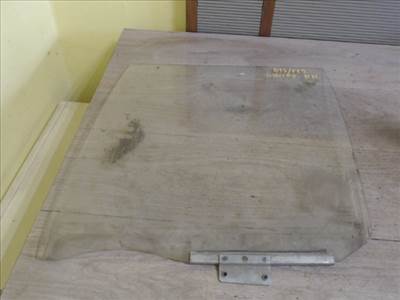 SUZUKI SWIFT 96-05 Bal hátsó ajtóüveg