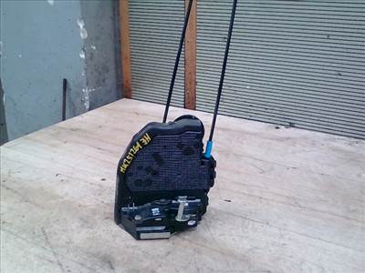 TOYOTA Auris 2007.03.01-2010.02.28 Jobb hátsó ajtó zárszerkezet központi záras